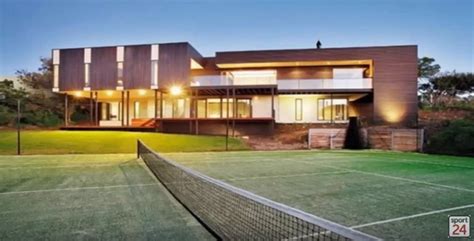 Barty et federer favoris pour wimbledon. Peek Inside Roger Federer Incredible Mansion with Views to ...