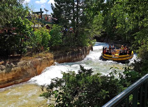 Roaring Rapids | Water ride at Six Flags Great America | Parkz - Theme ...