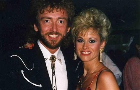 Read Keith Whitleys Final Love Letter To Lorrie Morgan Watch Her