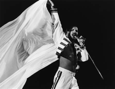 99 Wallpaper Queen Freddie Mercury For Free Myweb