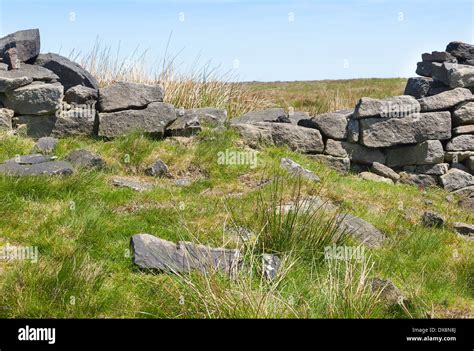 Broken Stone Walls Hi Res Stock Photography And Images Alamy