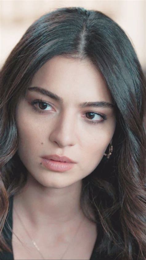 Maybe you would like to learn more about one of these? Melisa Asli Pamuk in 2020 | Short wavy hair, Beautiful ...