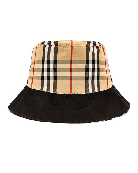 Burberry Bucket Hat In Black Fwrd