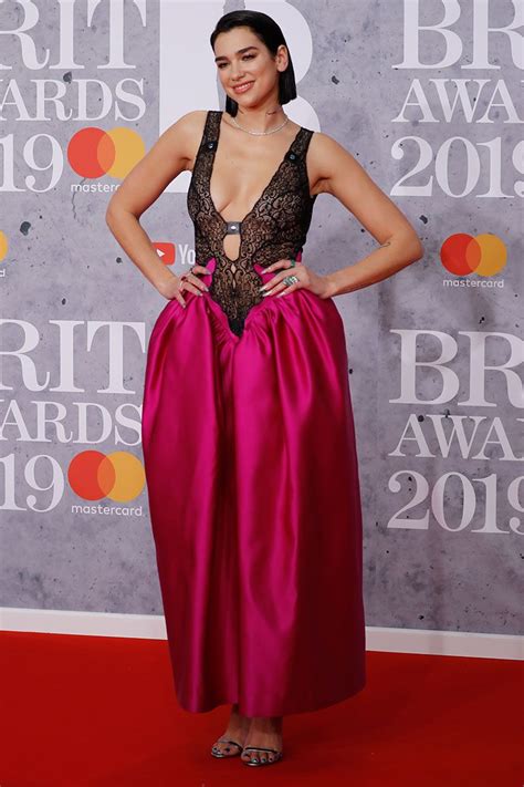 Brits (attributive britse, comparative britser, superlative britsste). Brit Awards 2019: Tenues De Tapis Rouge, Gagnants, Moments ...