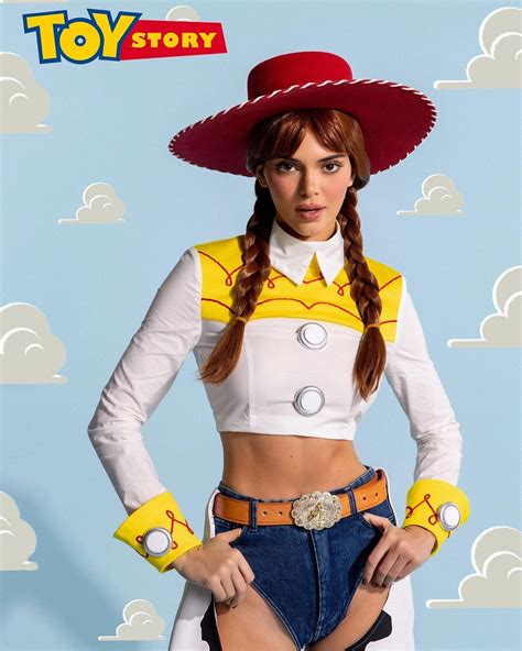 kendall jenner shows off her incredible abs in a sexy toy story halloween costume in a new video