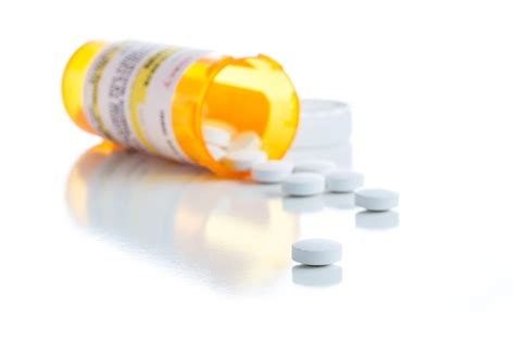 Botella De Prescripción De Medicamentos No Patentados Y Pastillas