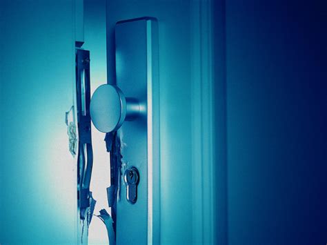 Meldungen zum schlagwort 'wohnungstüren einbruchschutz'. Bei Haustür auf Einbruchschutz achten - ENERGIE-FACHBERATER