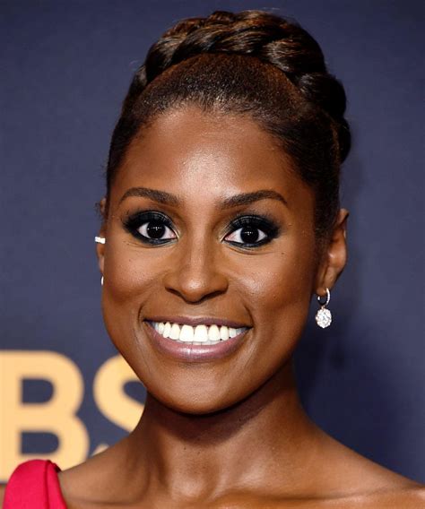 The Best Hair And Makeup Looks From The Emmy Awards