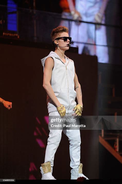 Justin Bieber Performs At The Td Garden On November 10 2012 In News