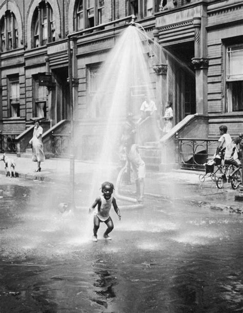23 Vintage Photos That Show What Summer Fun Looked Like Before The
