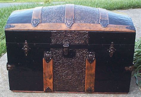 650 Restored Antique Trunks For Sale Dome Tops Humpbacks Flat Tops