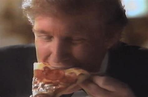 People Are Mocking Trump Eating Kfc With A Knife And Fork The Only 3