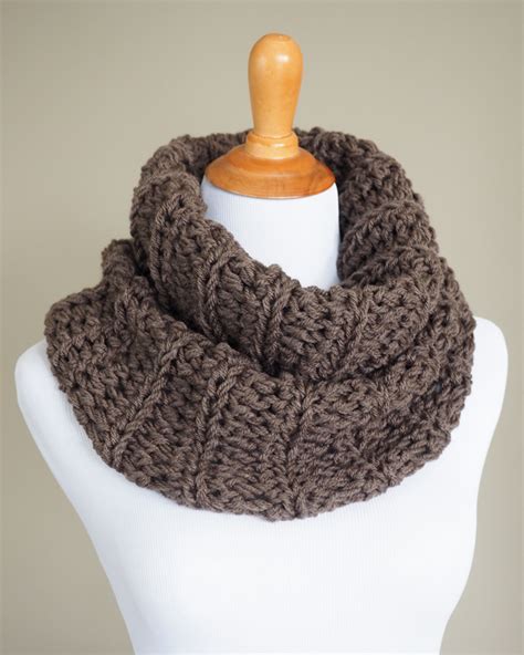 Easy Chunky Crochet Cowls To Keep You Cozy And Warm Dabbles Babbles
