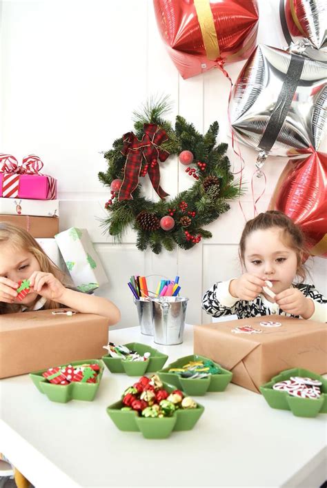 Kara's Party Ideas DIY Holiday Gift Wrap Ideas | Kara's ...