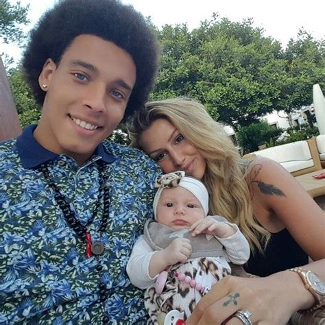 Sie erlag ihren verletzungen, der tatverdächtige wurde festgenommen. Axel Witsel on Instagram: "It's the simple things in life ...