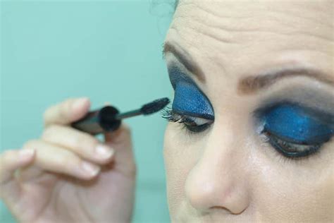 Click here to skip the video below! How To Do The "Eyeliner" If You Have Droopy or Hooded Eyelids