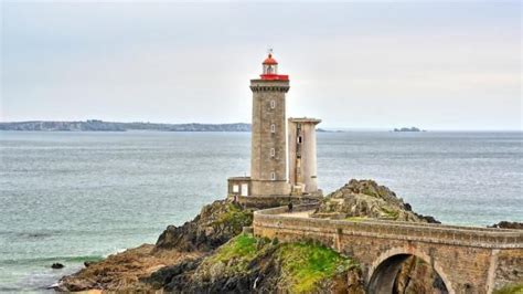 Main characteristics of the brest reactor are passive safety and a closed fuel cycle. Les Journées du patrimoine dans le pays de Brest : que ...