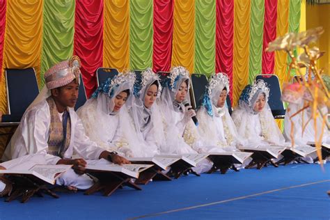 Jika anda bagi untuk 30 hari, maka hasilnya: 30 Model Jilbab Untuk Khatam Alquran - 30 Ide Model Baju ...