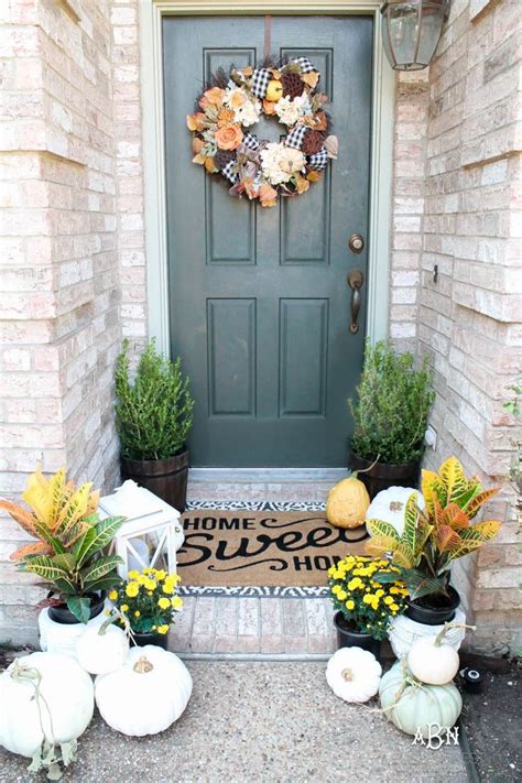15 Lovely Front Porch Decor Ideas For Fall