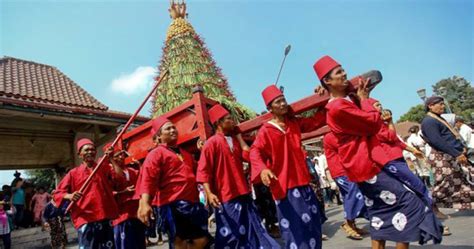 5 Tradisi Lebaran Unik Berbagai Daerah Di Indonesia