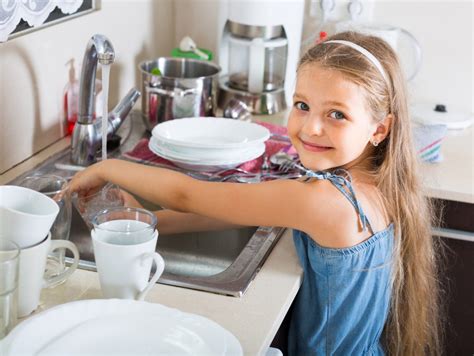 Chart Shows Kitchen Chores Kids Can Do Based On Age Simplemost