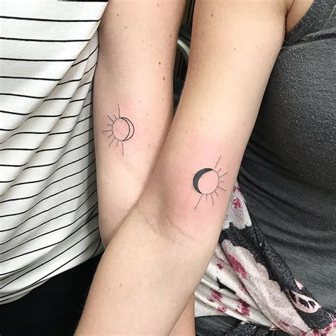 Sister Moon And Sun Tattoos Are So Adorable Via Meeksartinstagram Sun Tattoos Friend