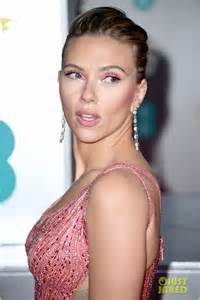 Scarlett Johansson Stuns In Custom Versace At Baftas 2020 Photo