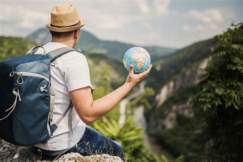 9 Ways to Travel the World for Free