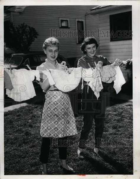 1955 Press Photo Women Hanging Laundry On Clothesline Nee99440 Ebay