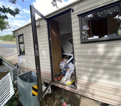 Buckinghamshire Fly Tippers Dump Mobile Home Packed With Wardrobes
