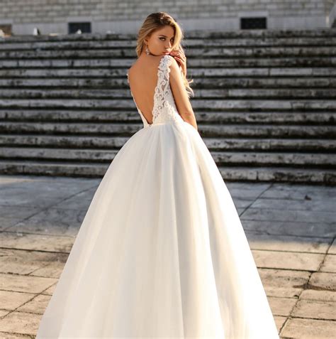 Wir sind auf der schmiedestr. BRAUTMODEN Wuppertal - BRAUTKLEIDER für deine LOVE-Story