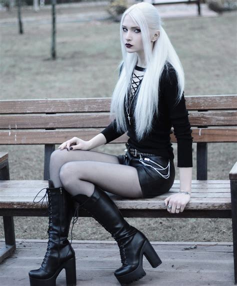 Pin By Cazmin On Goth Fashion Style Goth Fashion Goth Outfits Gothic Outfits