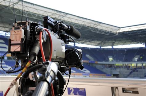 Liga is a professional association football league and the third division in germany. WDR baut Angebot zur 3. Liga aus - Das sind die Live ...
