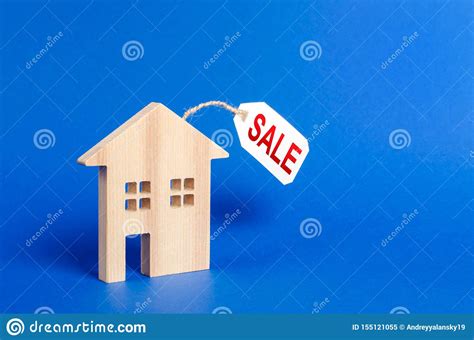 Werden zu dem kredit für wohnung die vorhandenen eigenmittel addiert, erhält man die maximal möglichen gesamtkosten eines immobilienerwerbs. Hauszahl Und Verkaufspreisumbau Grundst ...