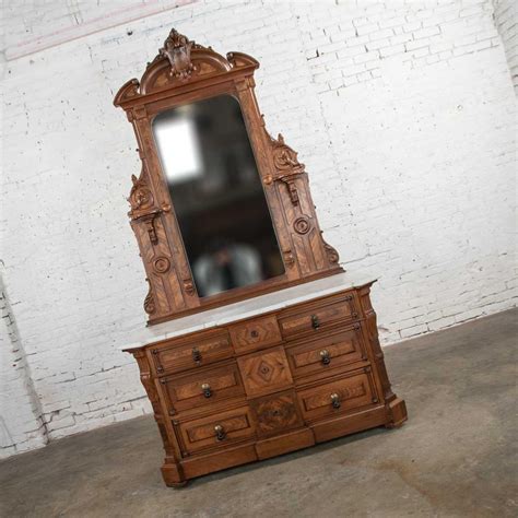 Antique Victorian Mirrored Dresser In Walnut And Burl Walnut With White