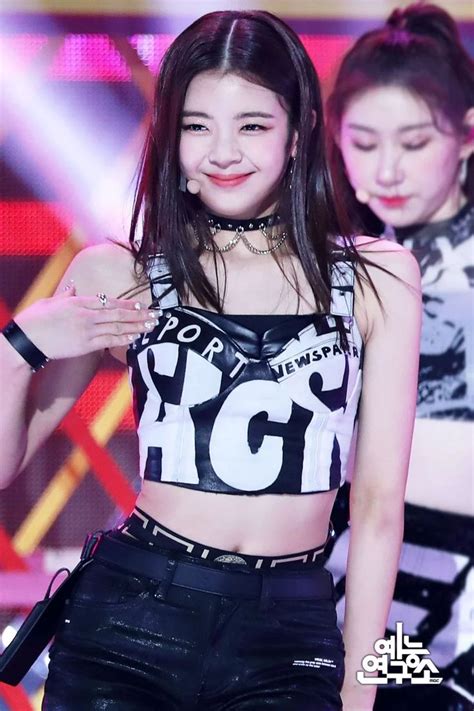 200314 Itzy Wannabe At Music Core Mbc Naver Itzy Kpop Girls