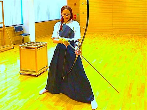 Tokyo The Only Genuine Japanese Archery Kyudo Experience Getyourguide