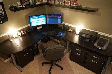 I tried to research so many ways i could diy this desk that i had made up in my head. L Shape Desk | Art Studio Ideas | Pinterest | Ikea desk ...
