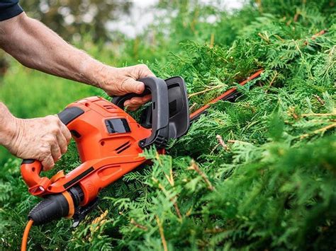 For long beards, stubble, everything. 9 Best Electric Hedge Trimmers in 2020 - Top Rated
