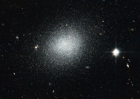 Nasas Hubble Space Telescope Spots Blue Dwarf Galaxy Clarksville Tn
