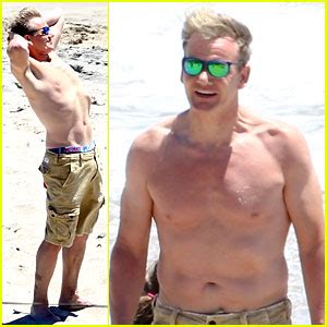 Celeb Chef Gordon Ramsay Flaunts Shirtless Beach Bod At Gordon