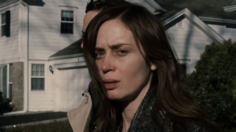 ‘the Girl On The Train Movie Trailer Is Here Booze Heartbreak And Emily Blunt Indian Nerve