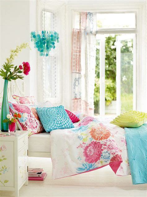 15 Beautiful Spring Bedroom With Flower Themes Homemydesign