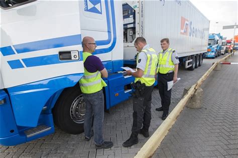 Douane Acties Zorgen Voor Extra Wachttijd In Rotterdam • Ttmnl