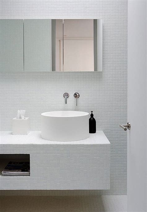 Different materials and finishes combined with laying mosaic tiles in the bathroom today is much simpler than in previous eras. 28 white mosaic bathroom tile ideas and pictures 2020