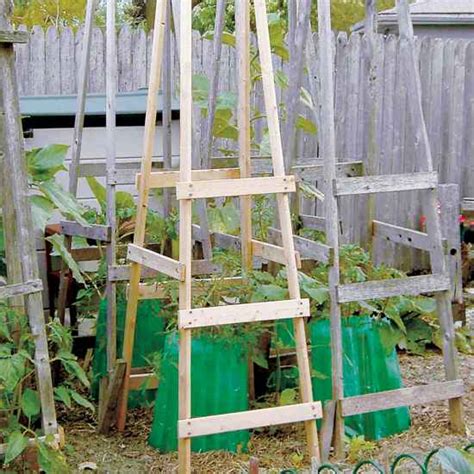 With straight spikes as the anchors, both panels should match up nearly perfectly. 18 DIY Tomato Cages For Your Garden