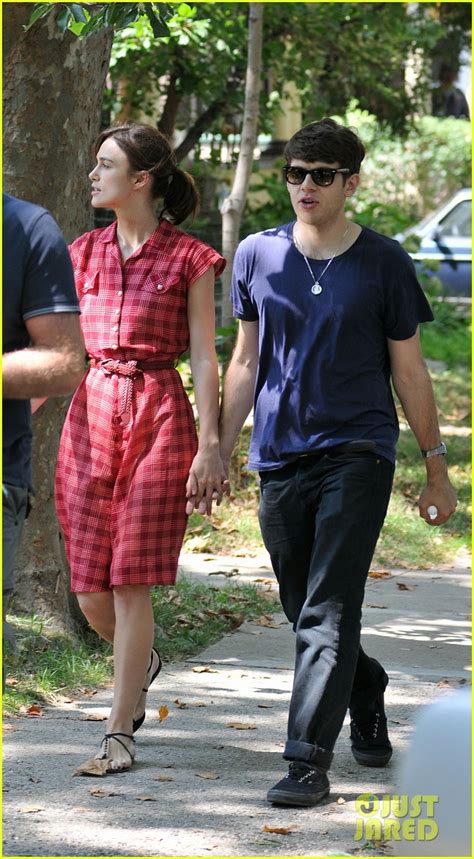 Keira Knightley James Righton Song Set Visit Photo Hailee Steinfeld James