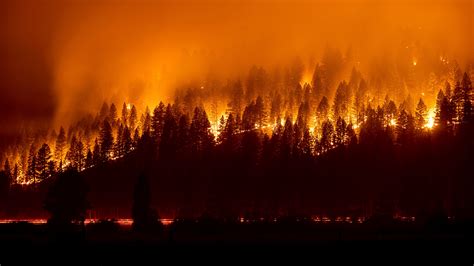 Northern California Fires Burn 820000 Acres Thousands Still Evacuated