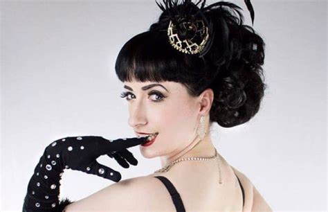 Oddle Entertainment Agency Hire A Burlesque Performer
