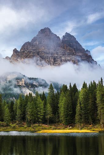 Antornosee Mit Berühmten Tre Cime Di Lavaredo Montieren Dolomiten